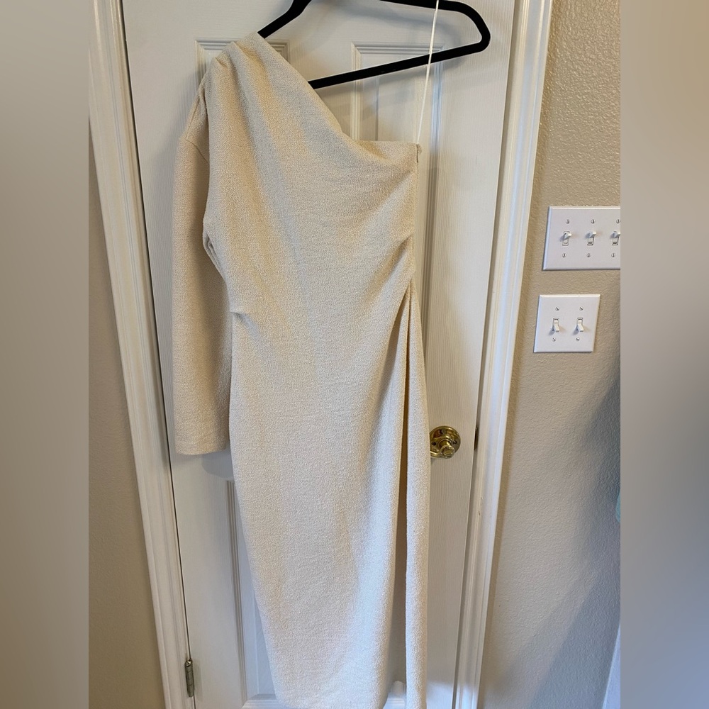 NWT Zara One Shoulder Dress in Cream - Picture 5 of 6
